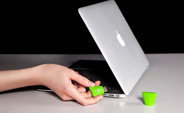 विंडोज में एक यूएसबी फ्लैश ड्राइव का विभाजन कैसे करें | How To Best Partition a USB Flash Drive in Windows