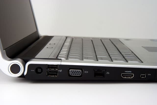 लैपटॉप में प्रयुक्त होने वाले कनेक्टर्स कितने प्रकार के होते हैं | Best Connectors Used in a Laptop In Hindi